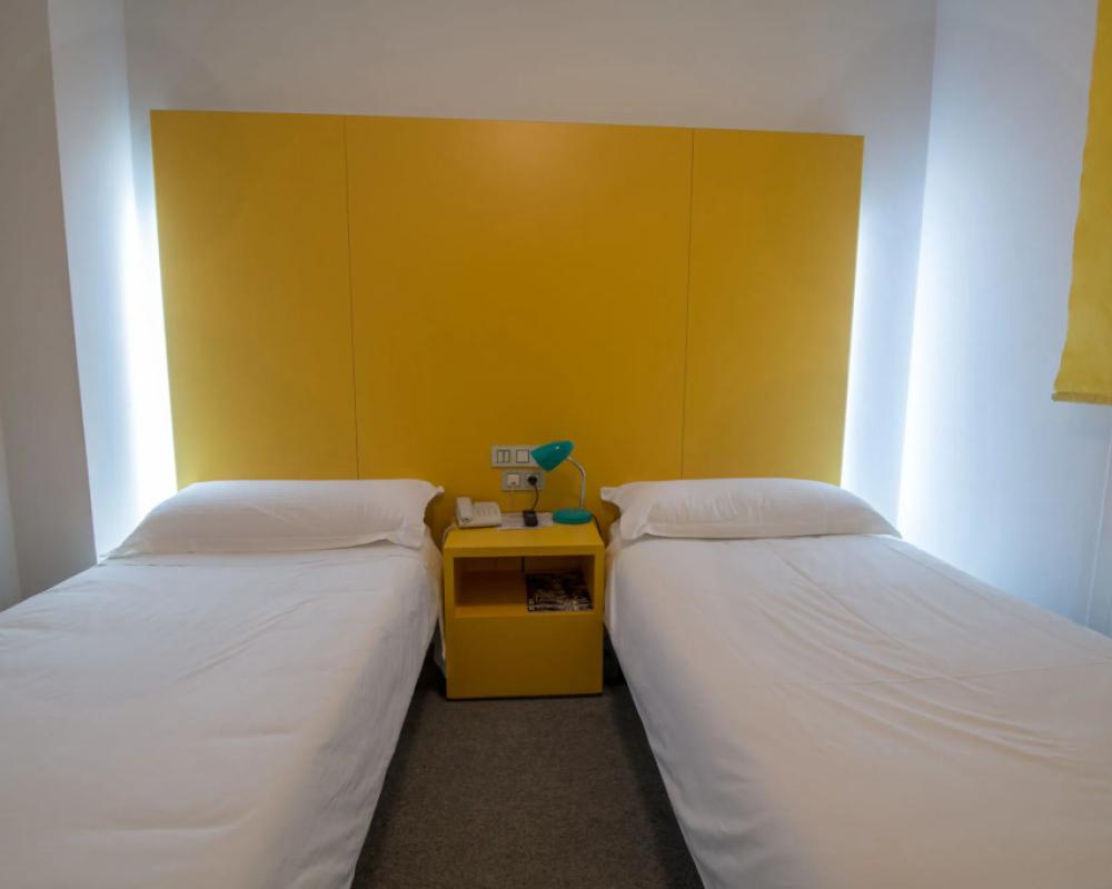 фото Hostal Albany