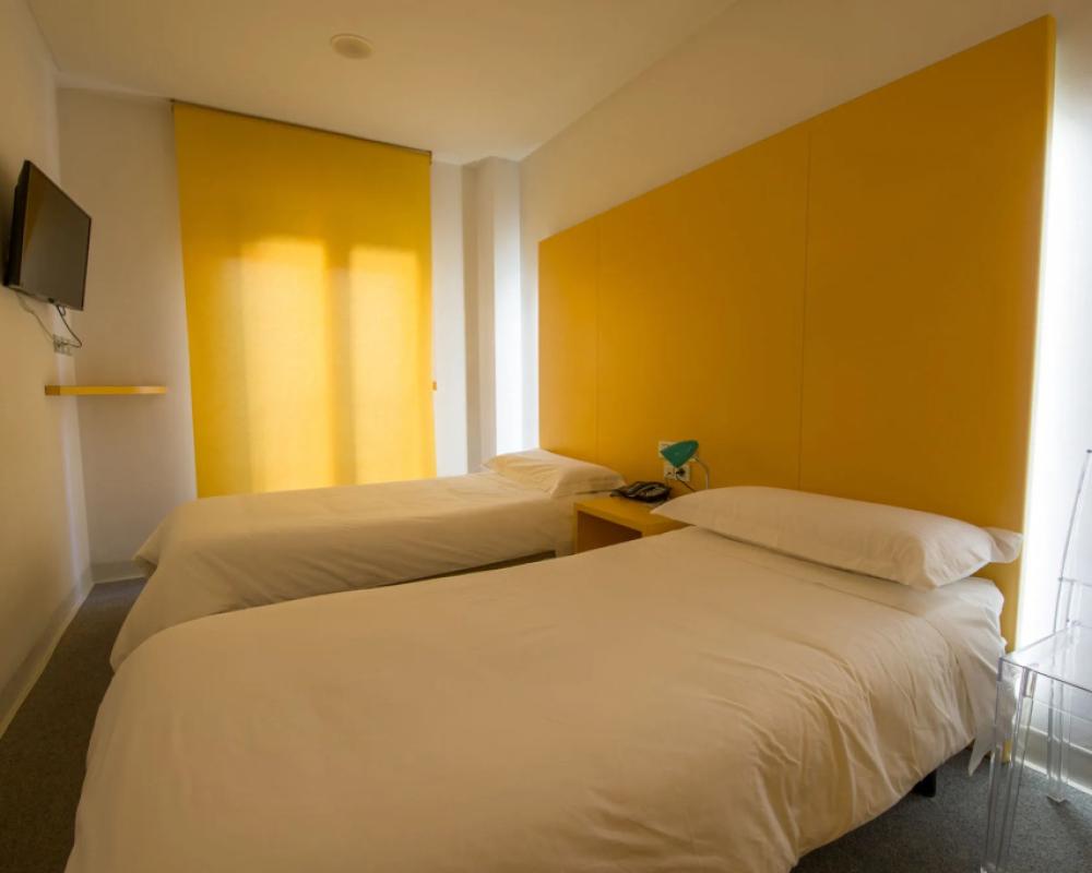 фото Hostal Albany