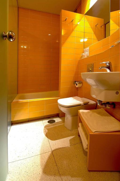 фото Hostal Albany