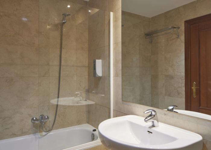Iraipe Logroño Hotel