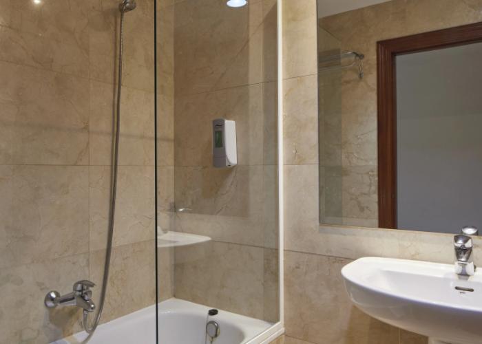 Iraipe Logroño Hotel