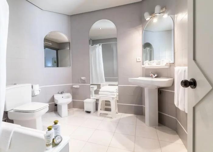 Hotel Abades Manzanil