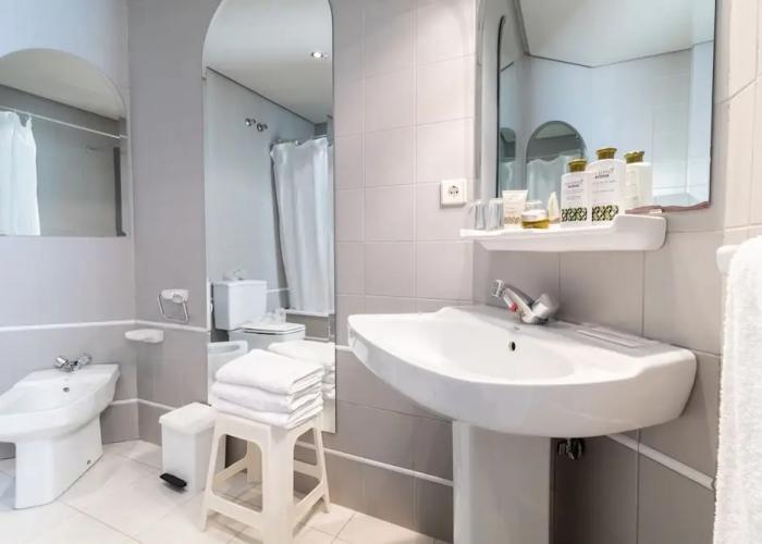 Hotel Abades Manzanil