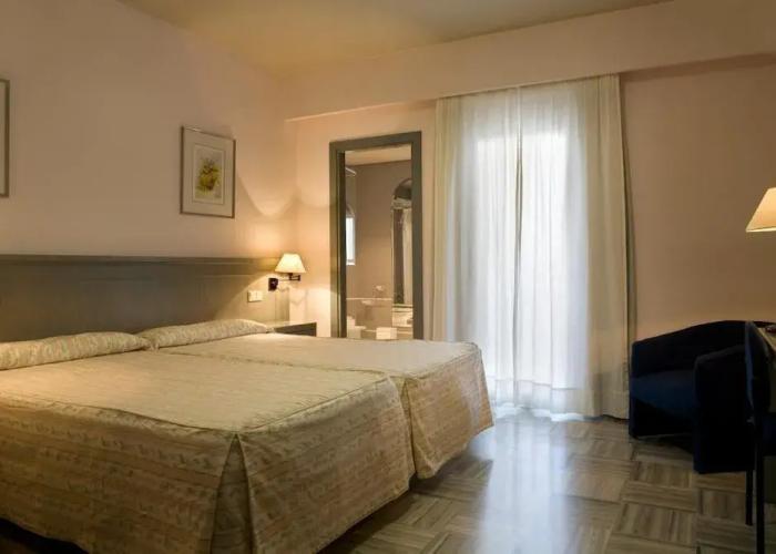 Hotel Abades Manzanil