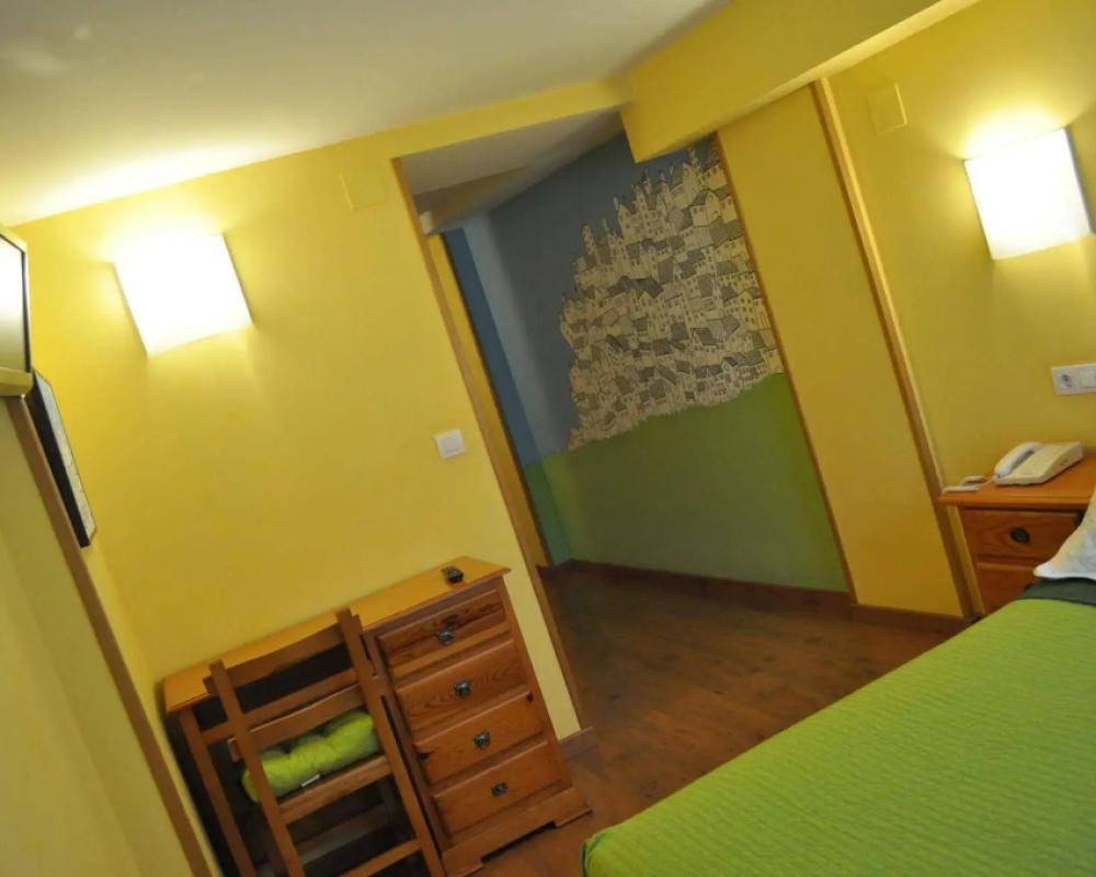 фото Hostal Bríos