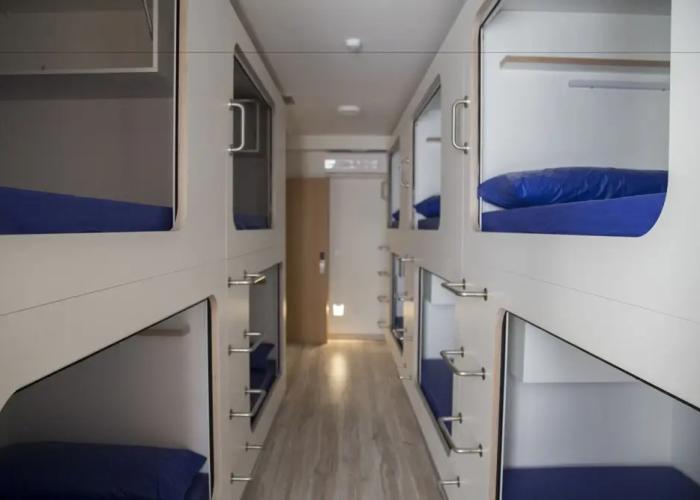 Hostel Cross - Adults Only