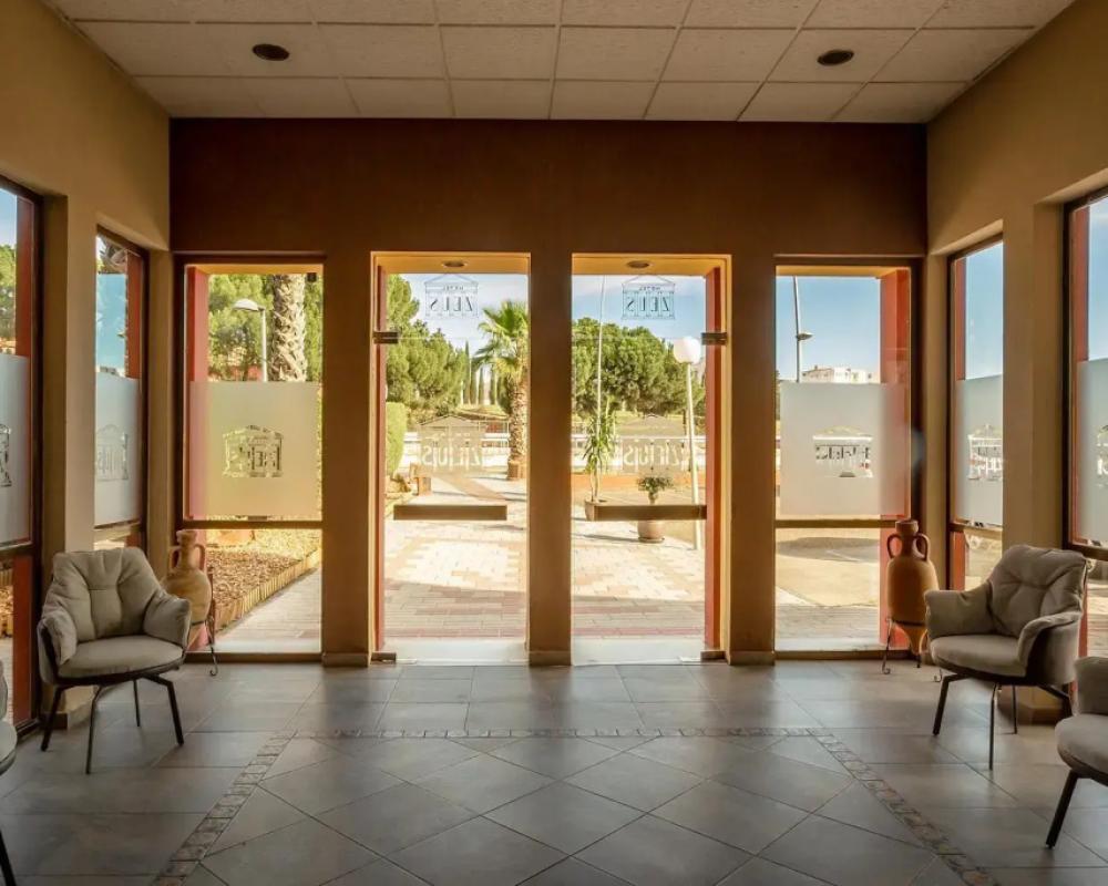 фото Hotel Zeus