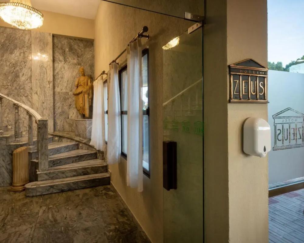 фото Hotel Zeus