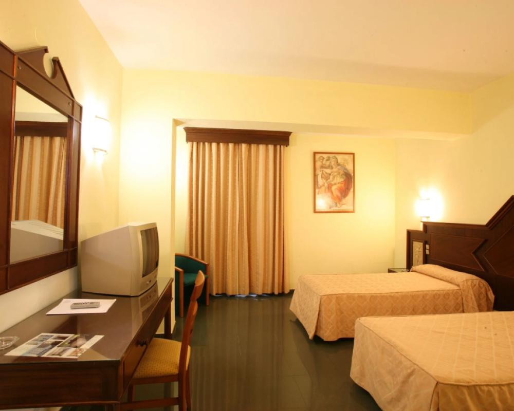 фото Hotel Zeus