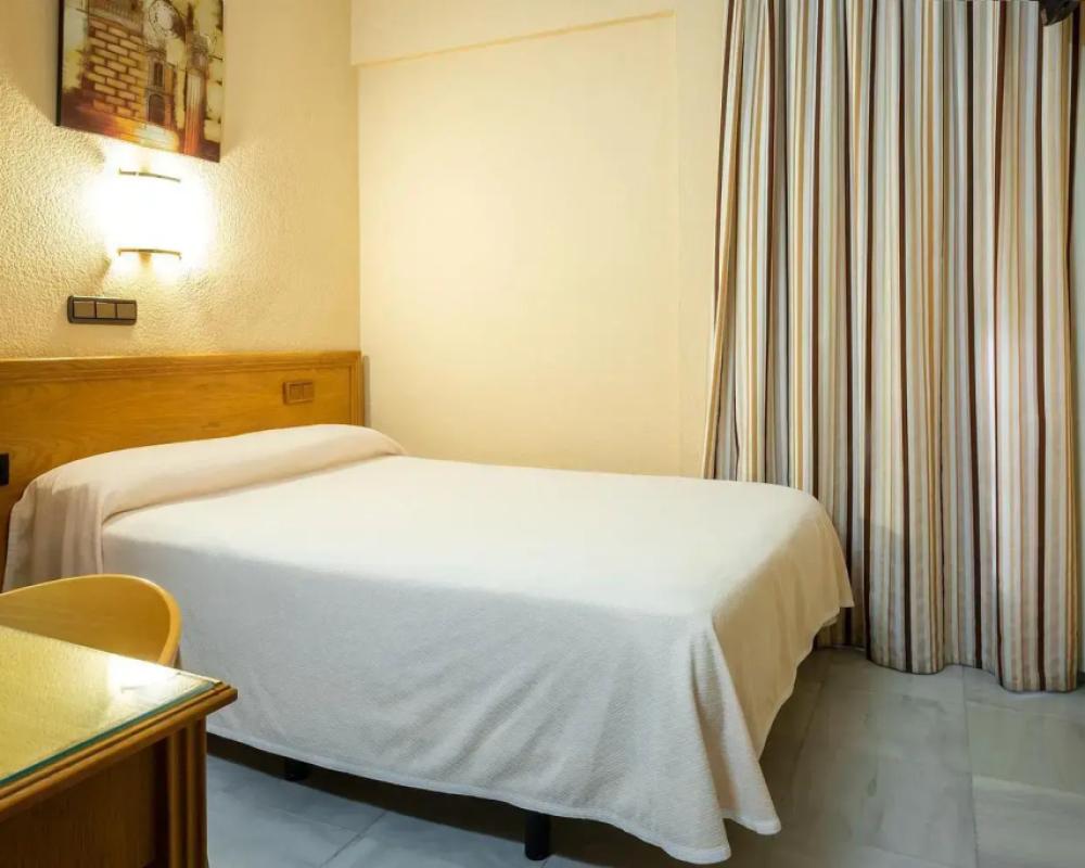 фото Hotel Zeus