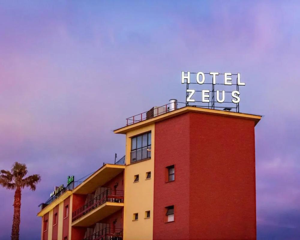 фото Hotel Zeus