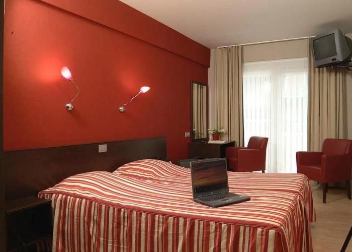 Hotel Corner House