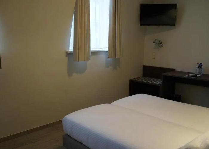 Hotel Corner House