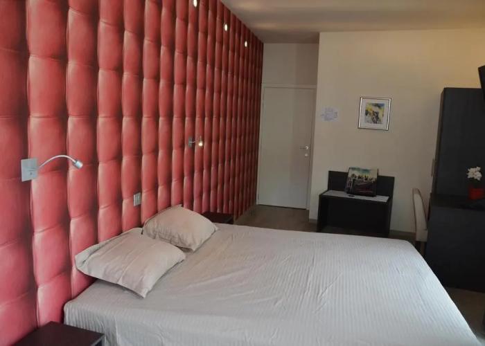 Hotel Corner House