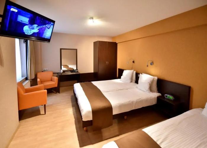 Hotel Corner House