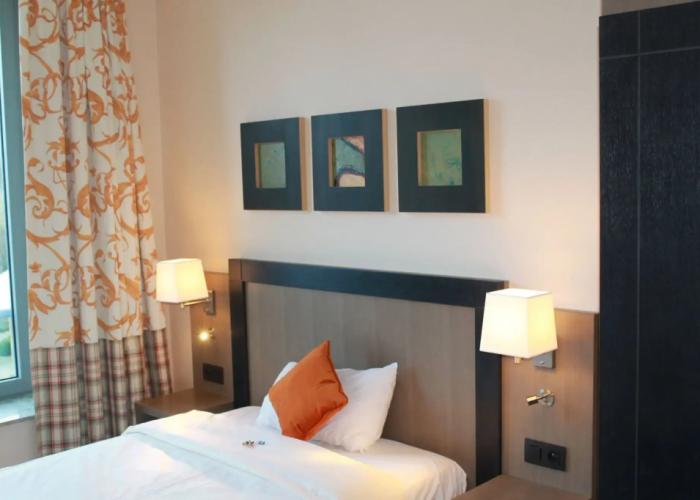 Castel de Pont-à-Lesse Hotel
