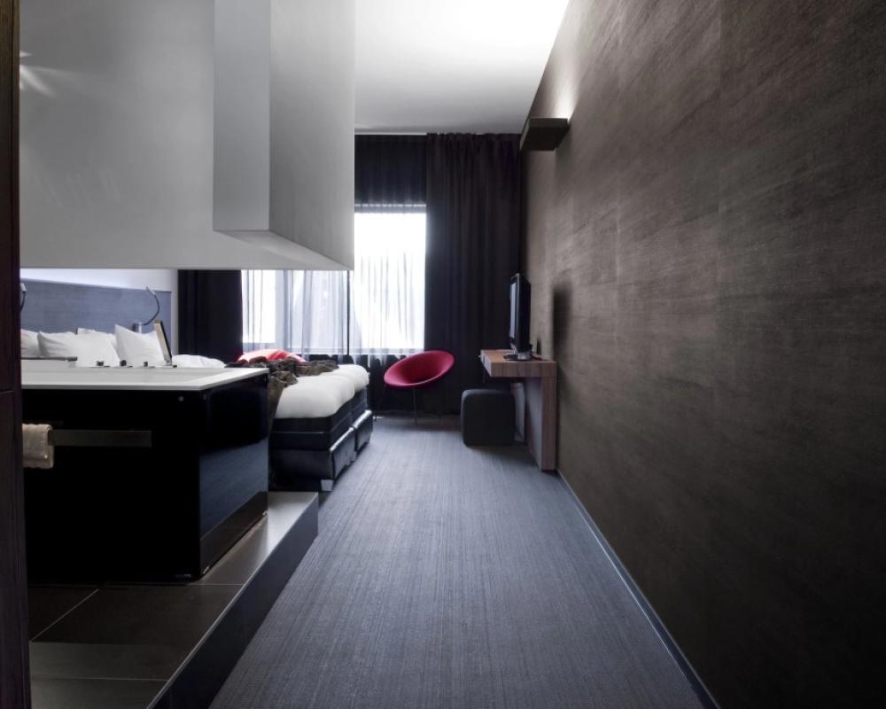 Carbon Hotel - Different Hotels