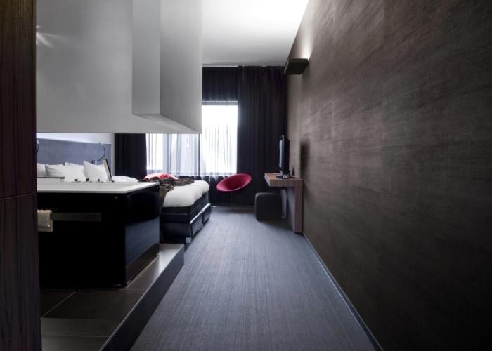 Carbon Hotel - Different Hotels