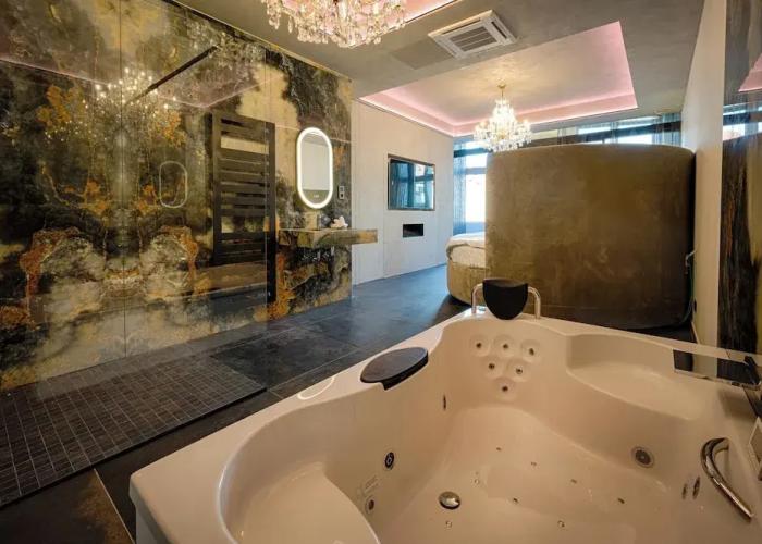 Agora Wellness suites