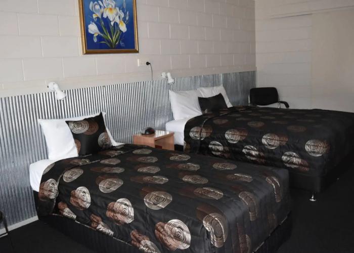 Black Diamond Motel
