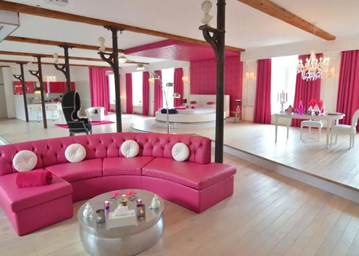 Lush Apartment with Sauna, Hot Tub, Mountain Views in Ensival