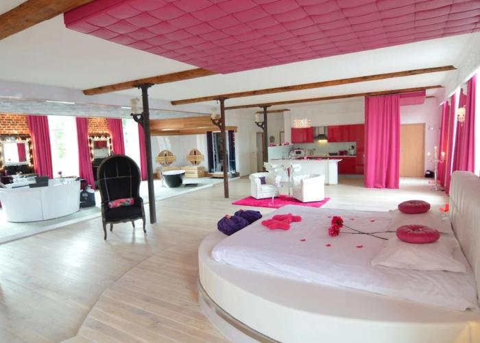 Lush Apartment with Sauna, Hot Tub, Mountain Views in Ensival