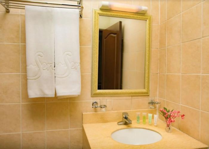 Serendib Suites & Conference Center