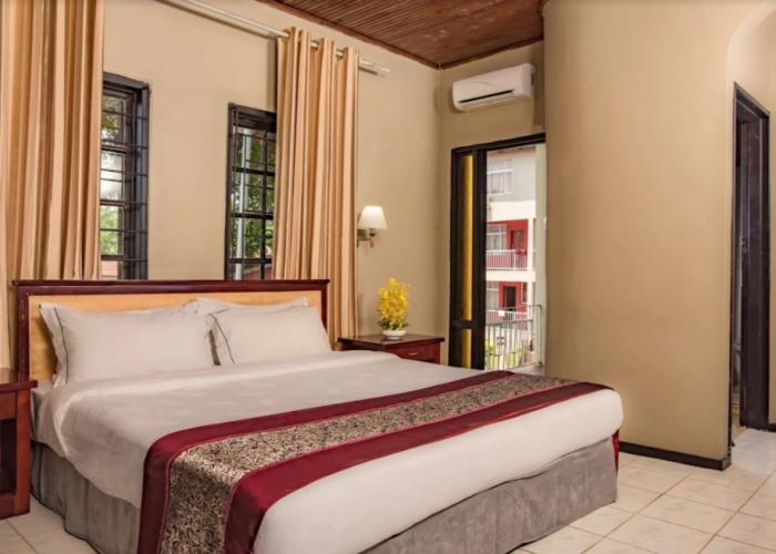 Serendib Suites & Conference Center