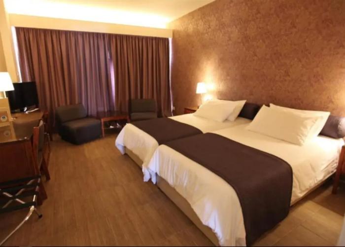 Poseidonia Beach Hotel