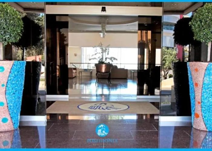 Poseidonia Beach Hotel