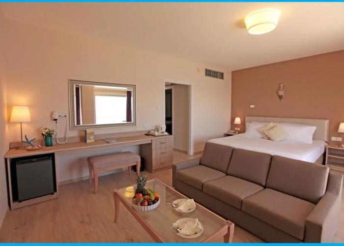 Poseidonia Beach Hotel