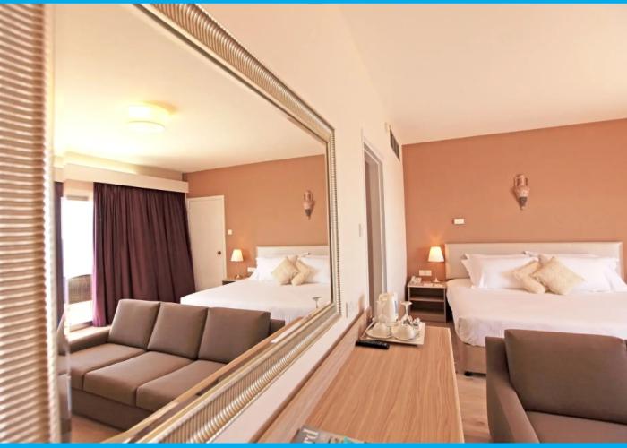 Poseidonia Beach Hotel