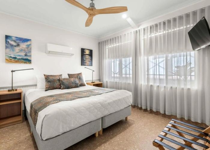 Moonlight Bay Suites