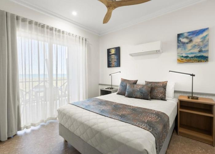 Moonlight Bay Suites