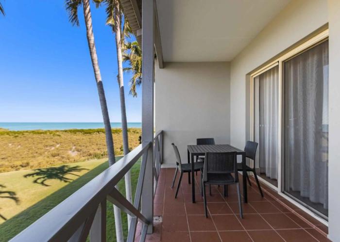 Moonlight Bay Suites