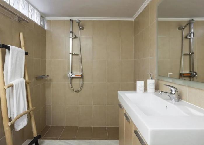 Sea View Beach Penthouse – Athens Coast