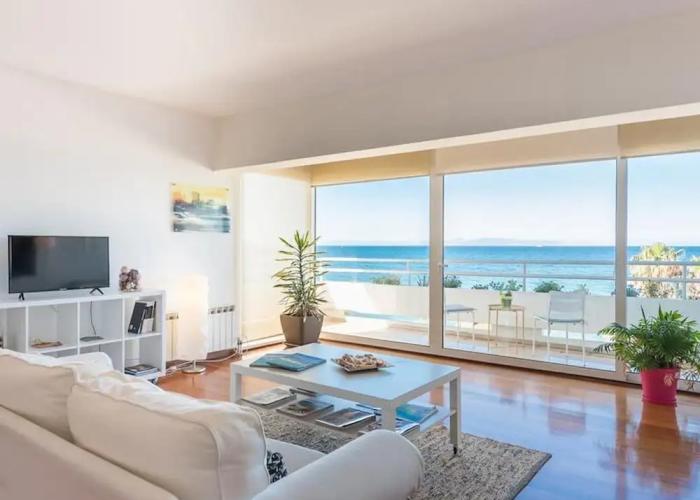 Amazing Beach Apt Panoramic View Next to Marina Alimos