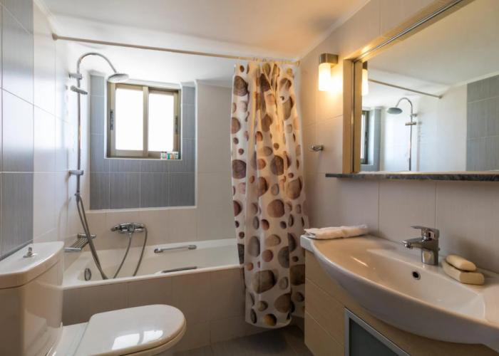 Amazing 2 Bdrm Sea View Holiday Apt
