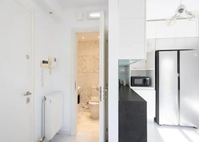 Elegant Coastal Haven Fully Renovated 3-bedroom Apartment