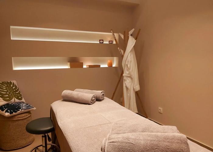 Alexakis Hotel & Spa