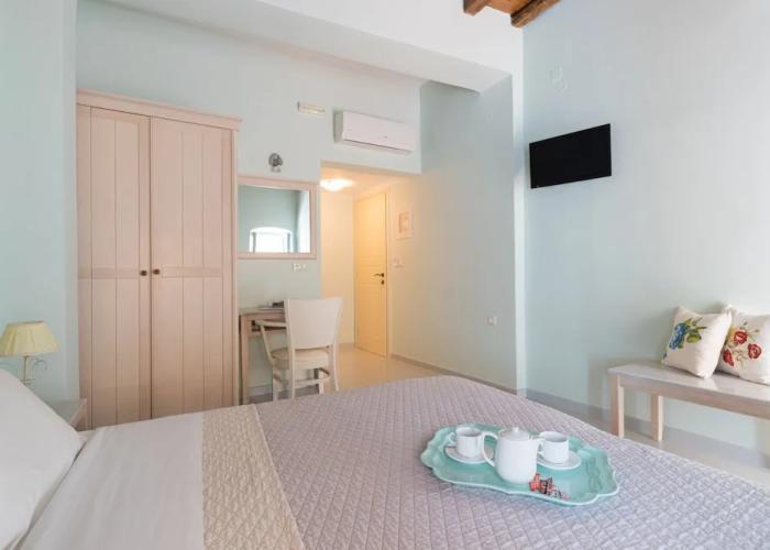 999 Luxury Hotel