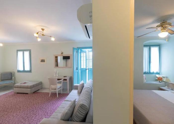 999 Luxury Hotel