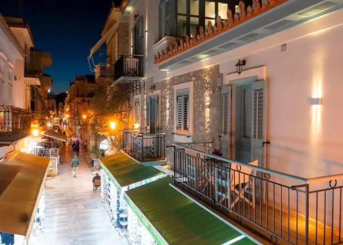 999 Luxury Hotel