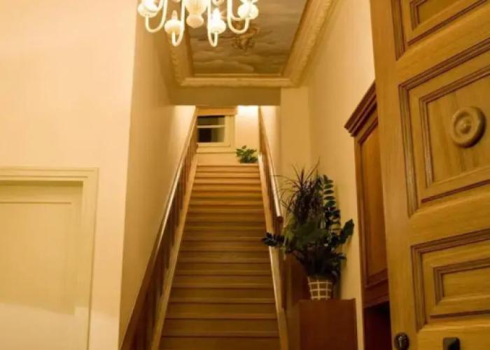 Xenon Inn