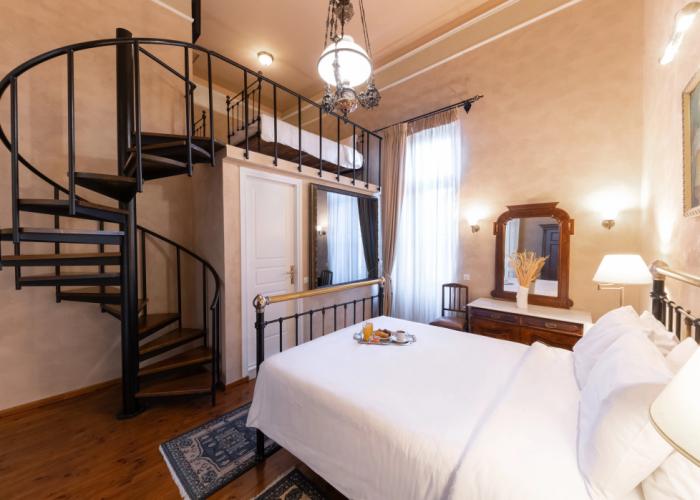 Nafsimedon Hotel
