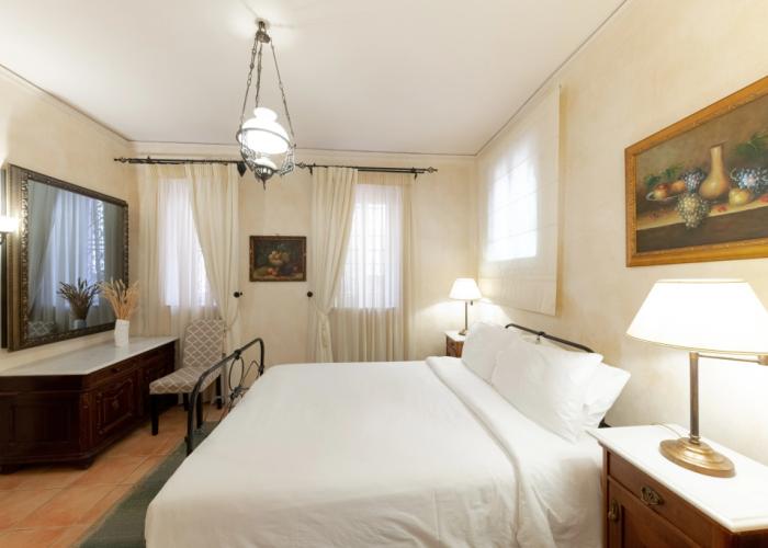 Nafsimedon Hotel