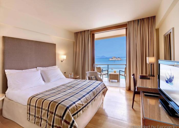 Amphitryon Hotel