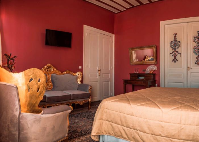 Ilion Hotel Suites