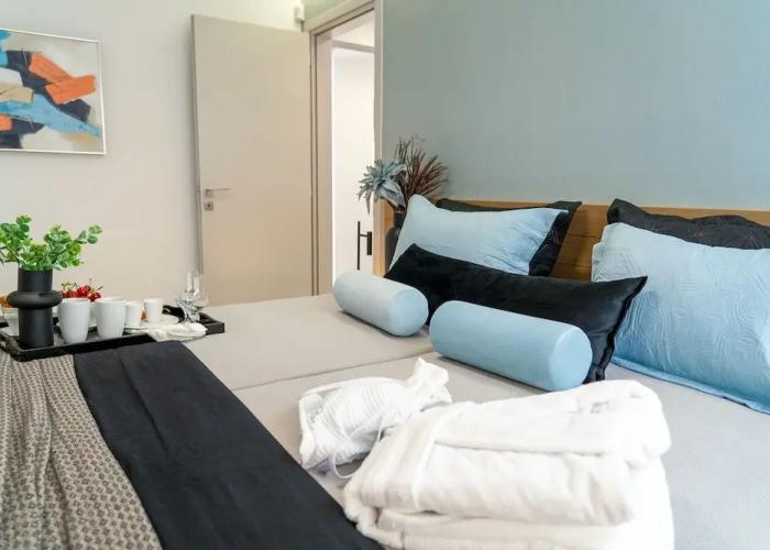 The Lop Athens Holiday Luxury Suites