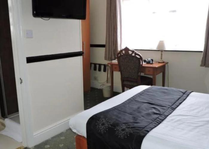 Pymgate Lodge Hotel